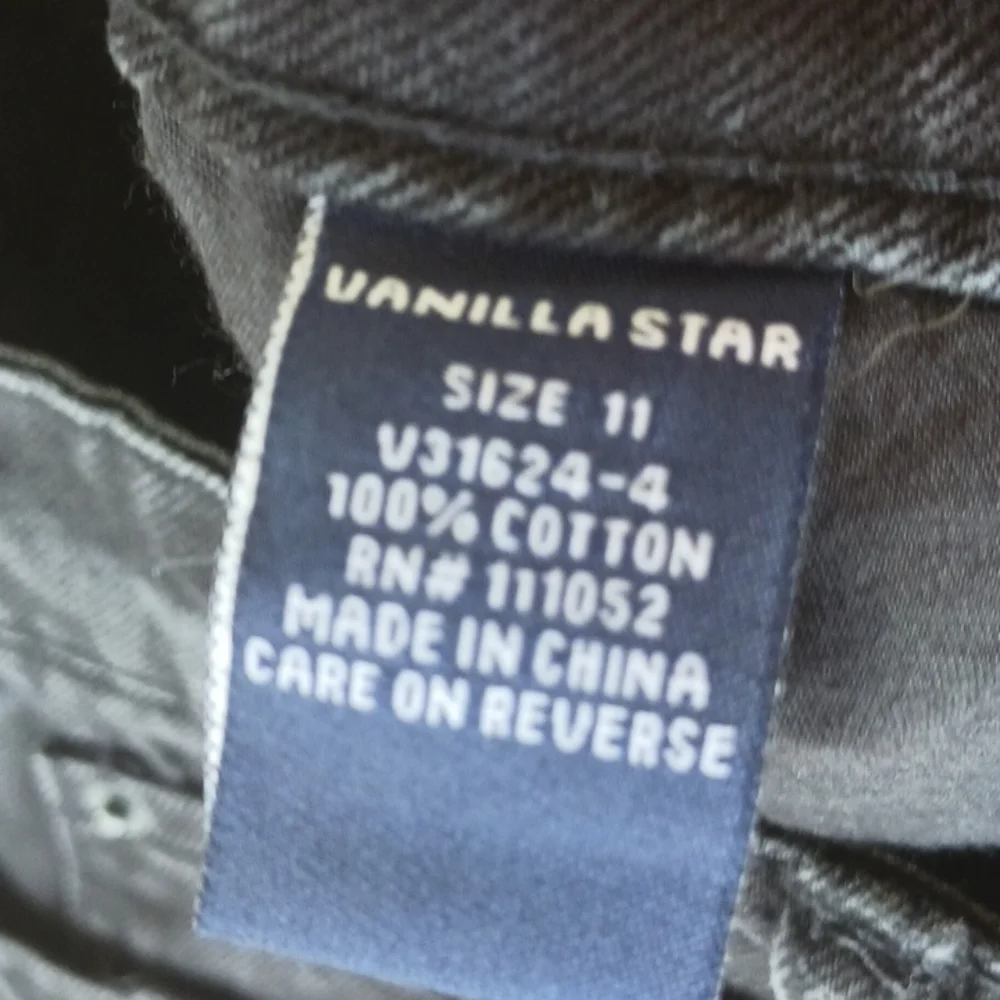 Vanilla Star festival short black raw hem shorts size 11